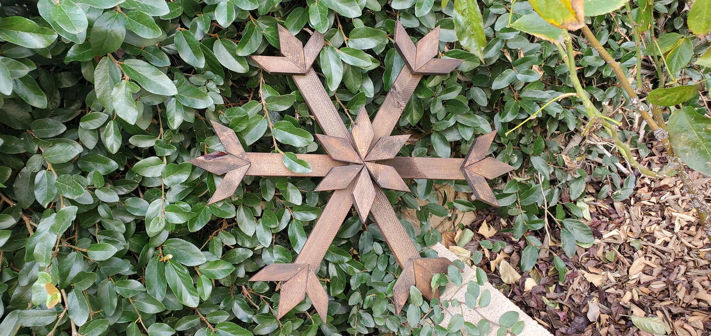 Reclaimed & Stained Wooden Snowflake