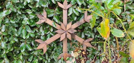 Reclaimed & Stained Wooden Snowflake